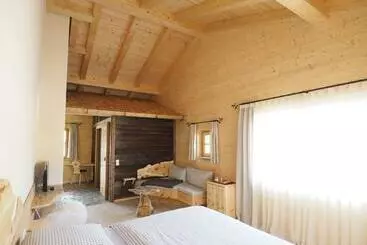 Kleines Zirbelhotel   üf
