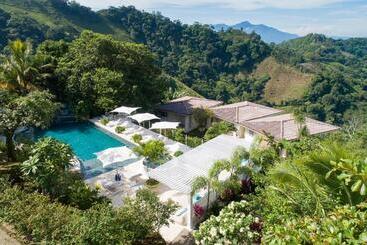 ホテル The Retreat Costa Rica   Wellness Resort & Spa