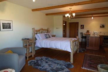 فندق Bench d'Or Naramata