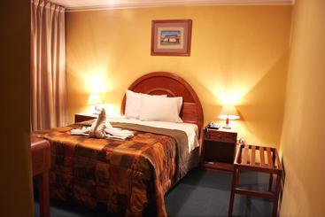 ホテル Francis Puno