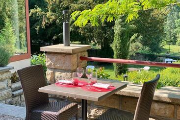 酒店 Logis Hostellerie La Chaumiere