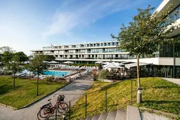 Szálloda Novi Resort