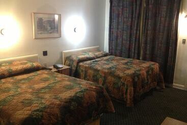 Pleasant Manor Motel