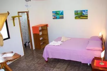 هاستل Hostal Suiza