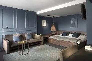 ホテル Commune Suites