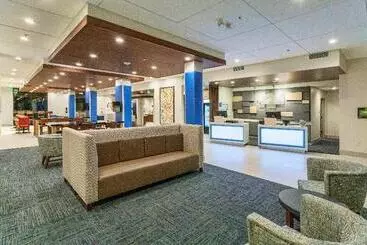 ホテル Holiday Inn Express & Suites   Dodge City, An Ihg