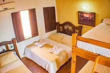 هتل Hostal Restaurante Guaracu