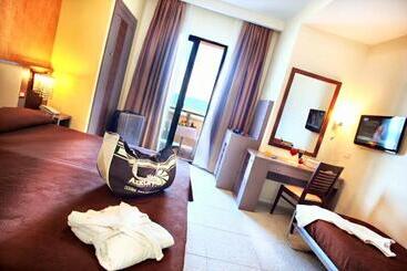 בית מלון כפרי Tokio Home Tokio Beach Dependence