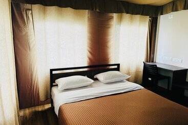 Hotel Heaven's Ledge