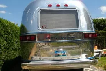 Aamiaismajoitus (B&B) Caravane Airstream Américaine 1976