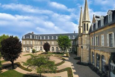 צימר Espace Bernadette Soubirous Nevers