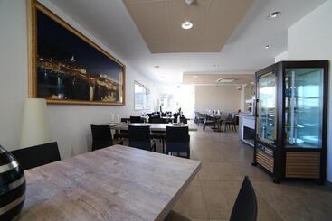 Отель Restaurant Les Pielettes