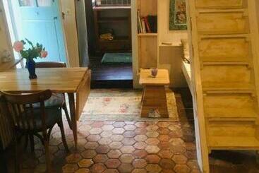 ベッドアンドブレックファースト Les Rouges Gorges