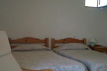 Hotel Hôtel Studios Les Acacias