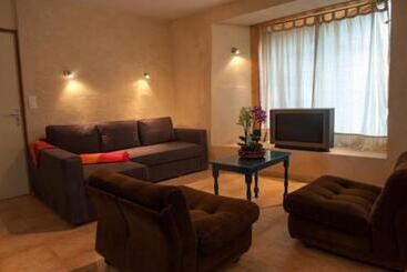 مبيت وإفطار Domaine Bellelauze