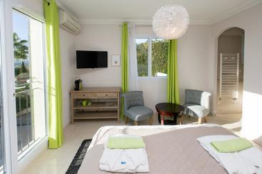Bed and Breakfast Chambres D'hôtes & Spa Cannes- Mougins Villa Stéphanie