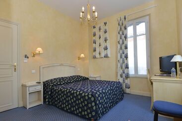 هتل Castel Jeanson