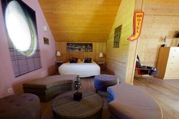 مبيت وإفطار Chambres D'hôtes Couleurs Bois & Spa