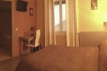 Hotelli Hôtel Le Dauphin Bleu