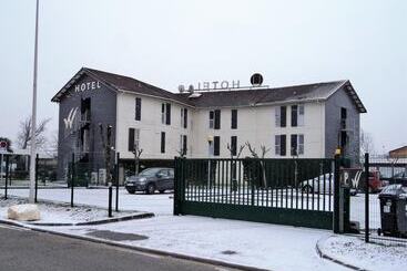 Otel Wood Inn Bordeaux Aeroport
