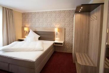 酒店 Restaurant Zur Post Lohfelden