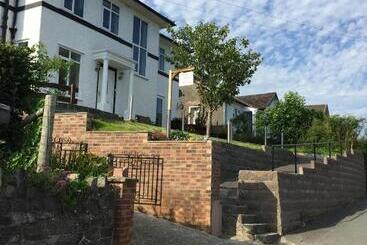 ベッドアンドブレックファースト Bryn Derwen