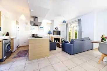 Apartamenty turystyczne Villa Oscar