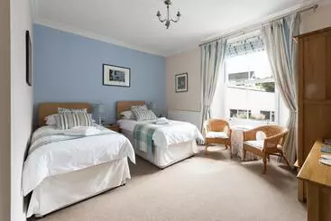 Bed and Breakfast Cliftons Guest House