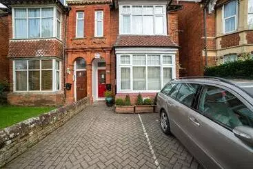 Aamiaismajoitus (B&B) Lonsdale Guest House