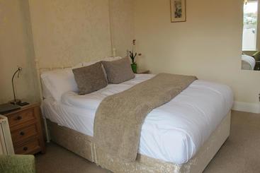 Holmleigh House Bed And Breakfast