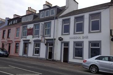 Nocleg ze śniadaniem Marine House