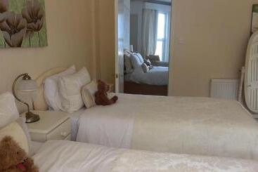 Bed and Breakfast Min Y Don Guest House