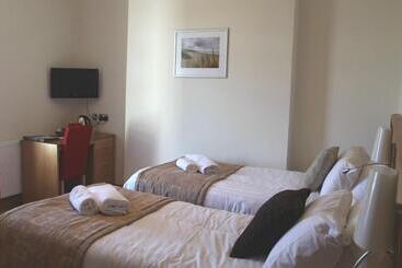تختخواب و صبحانه Somerfield Lodge