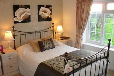 Fernlea Cottage Bed And Breakfast