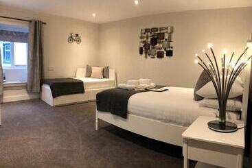 בית מלון כפרי Black Horse