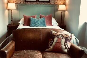 ホテル The Bridge House