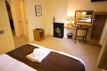 בית מלון כפרי Wakefield Limes Lodge