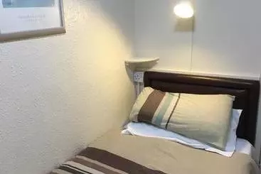 Redbeck Motel