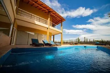 هتل Chaglasian Wine & Suites