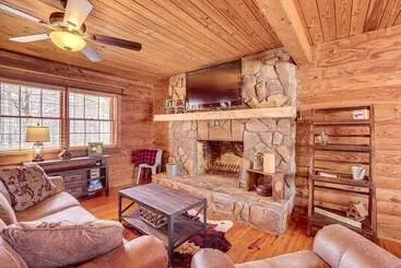 Mökkimajoitus Cropwell Cabin W/ Fire Pit, Near Logan Martin Lake