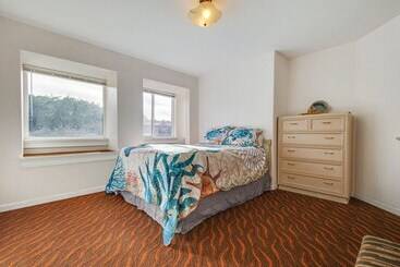 Kır Evi Oceanfront Castle  W/ Hot Tub & Game Room