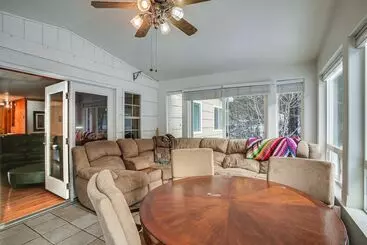 コテージ Pet Friendly Pinehurst Home: Hike, Bike & Ski!