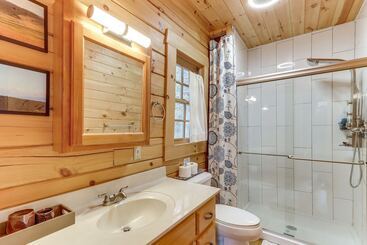 Vidéki Ház Toccoa Waterfront Hideaway:  Hot Tub & Fire Pit!