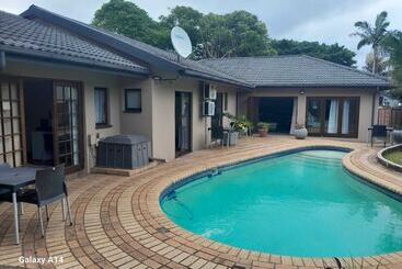 Nqabanqaba B&b