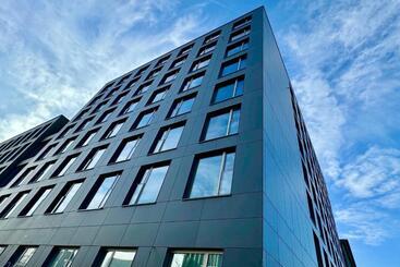 هتل The Base Munich