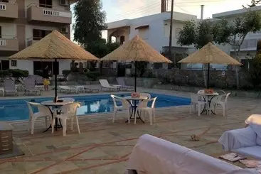 ホテル Elpida Apartments