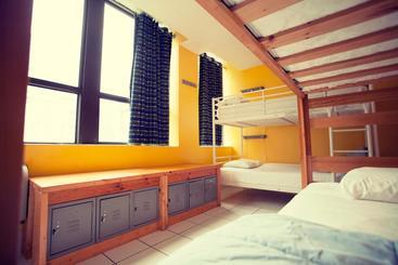 هتل Hi-toronto Hostel