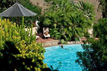 Nora Club Hotel & Spa