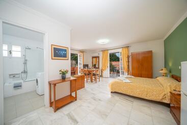 Апарт-отель Odysseus Palace