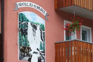 ホテル Garni Al Nardis